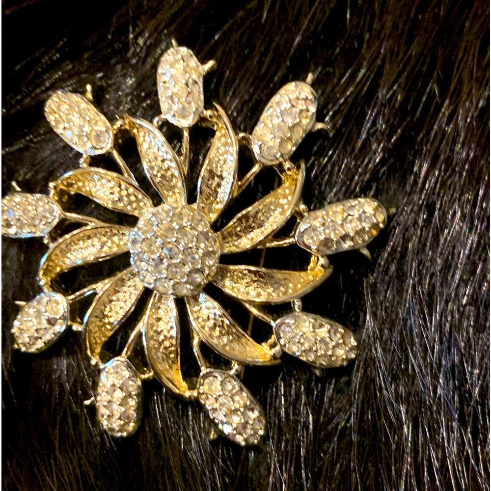 Kramer VTG Gold Rhinestone Signed Flower Brooch